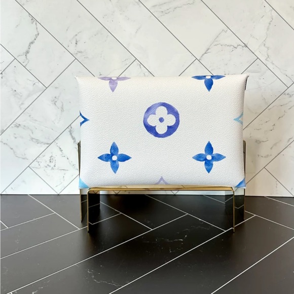 BRAND NEW Louis Vuitton Large By The Pool Kirigami Pochette - Picture 3 of 8